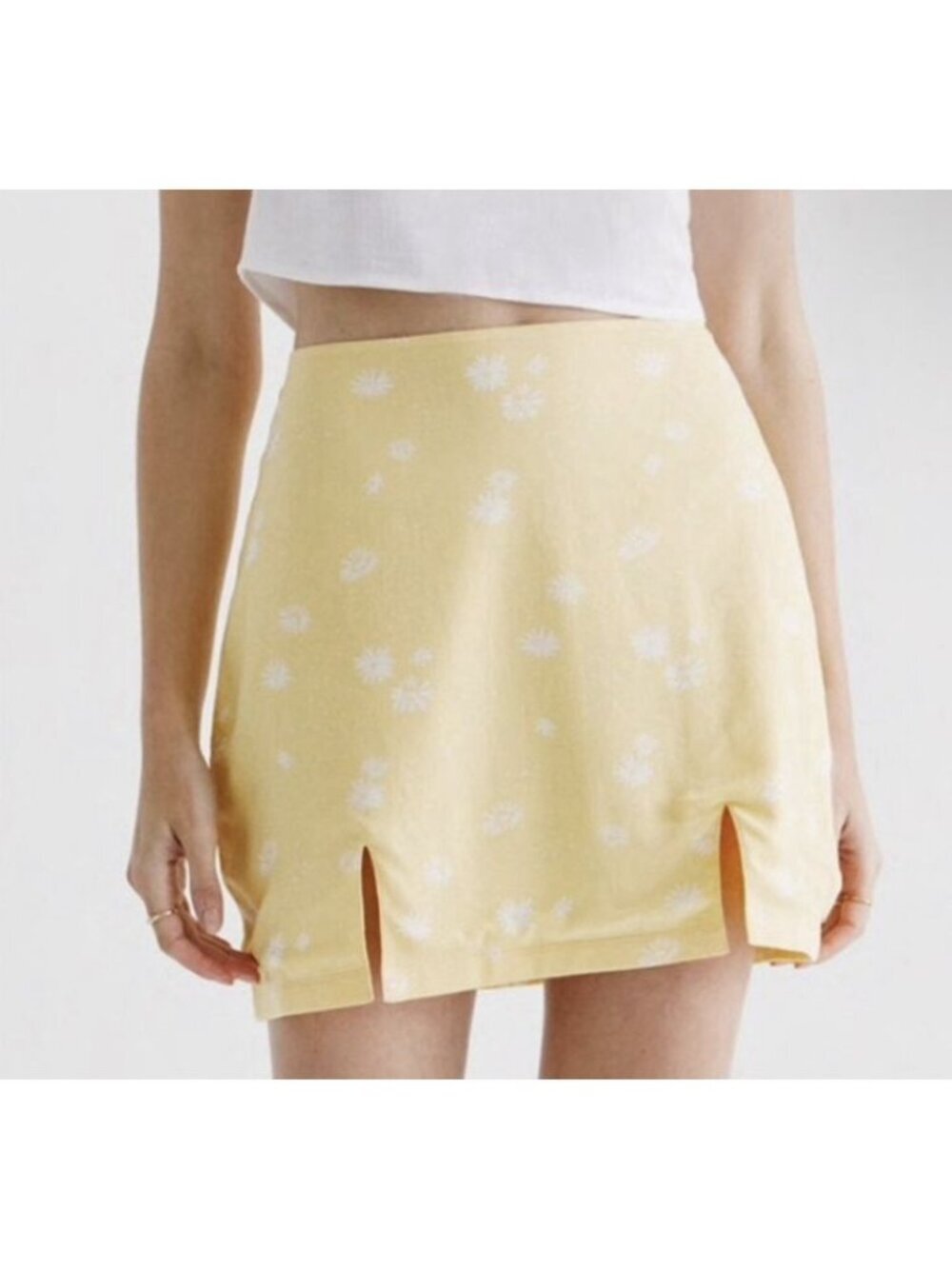 Kendall & Kylie Women’s Yellow Daisy Skirt Size XS NWT